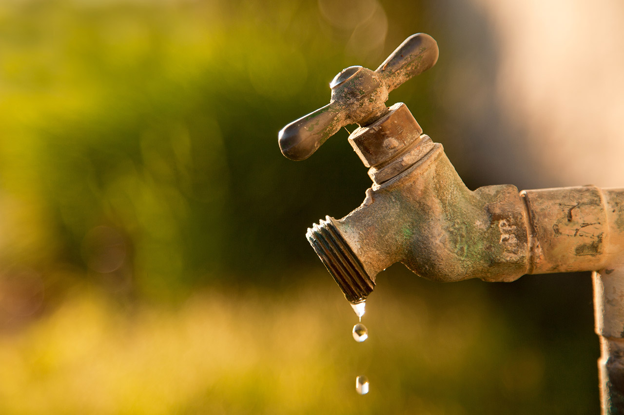 Dripping outdoor faucet