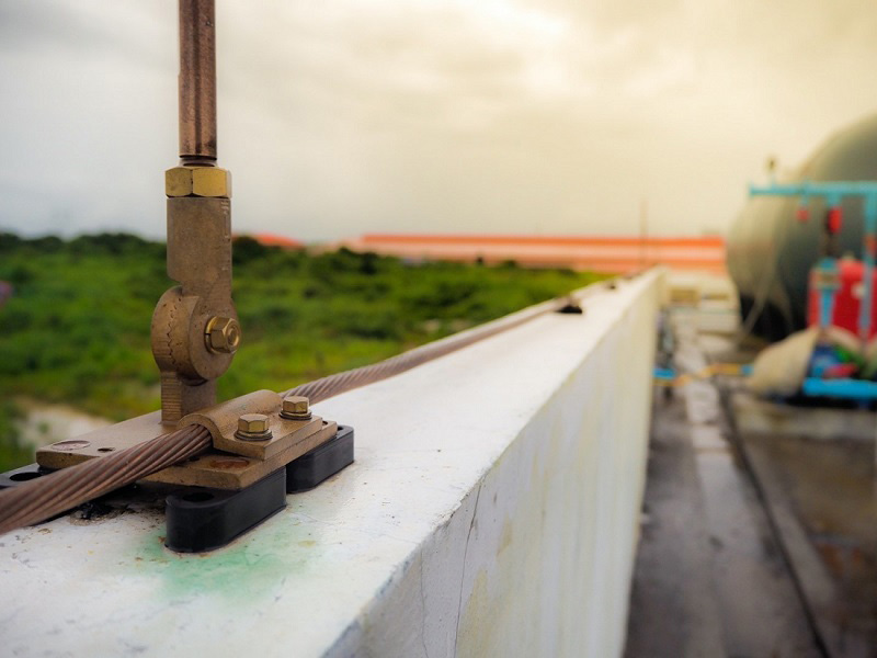 copper lightning conductor cable around rooftop