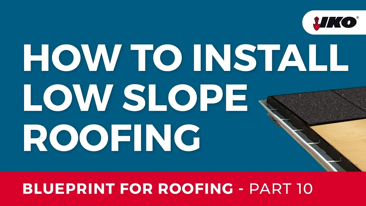 Découvrez l'essentiel de la toiture à faible pente avec le guide « How to Install Low Slope Roofing » d'IKO, qui intègre les techniques de la pose Roof Fast. Dixième partie de la série, il offre un plan complet pour réussir votre projet de toiture.