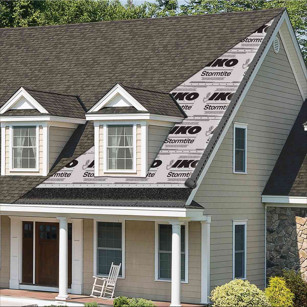 roof edge showing starter shingle over underlayment