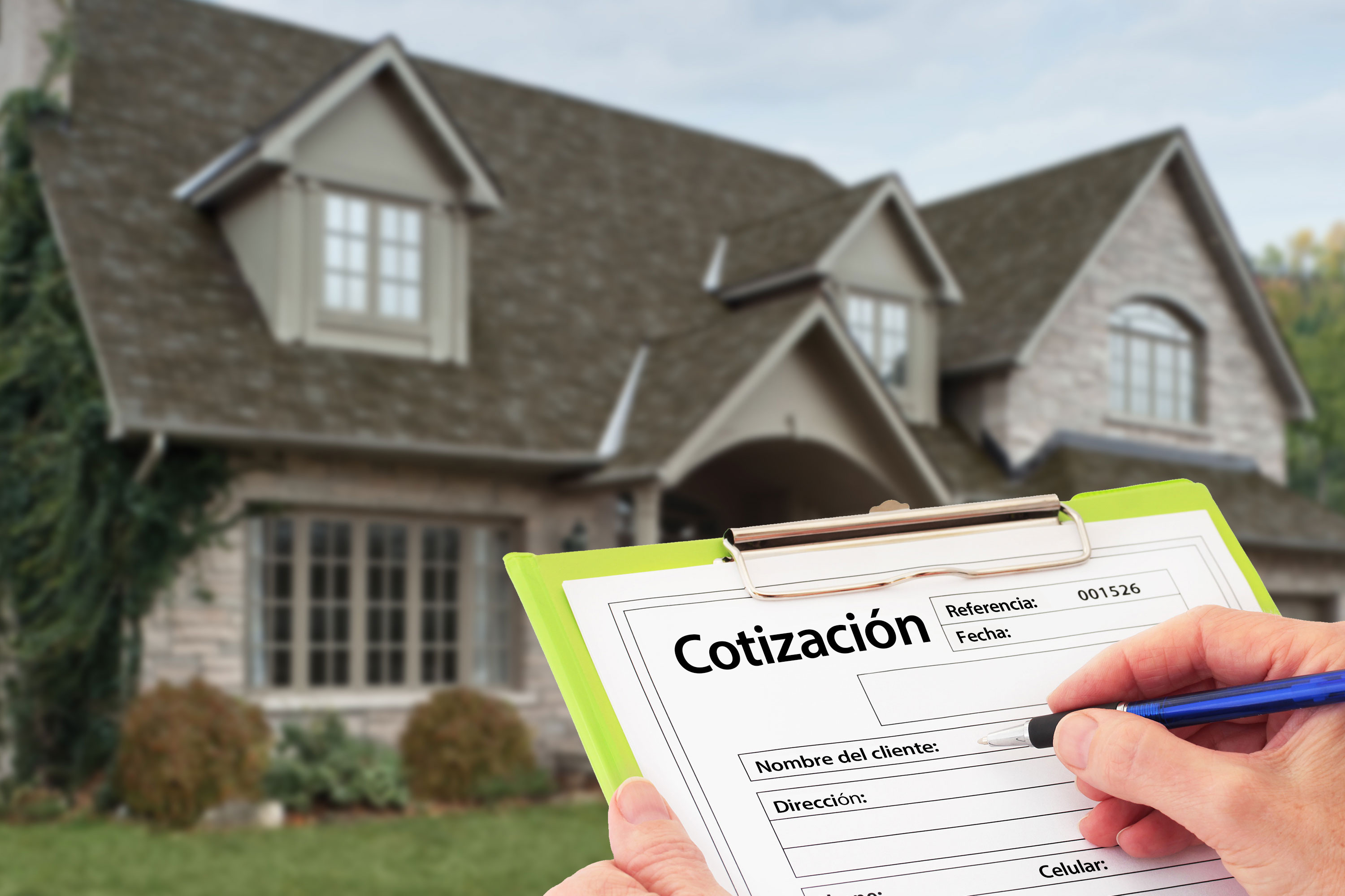 Cómo cotizar un trabajo de techado, cómo estimar y fijar el precio de un trabajo de techado - IKO Cómo cotizar un trabajo de techado, cómo estimar y fijar el precio de un trabajo de techado - IKO