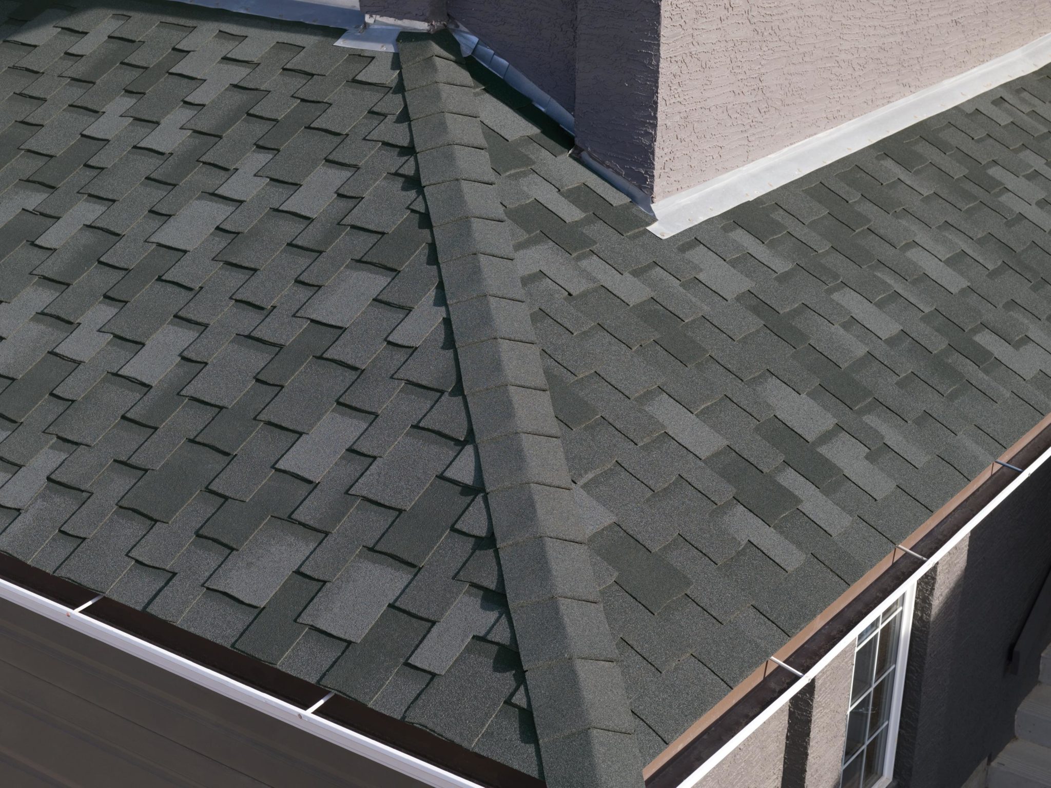 Armourshake-UltraHP ridge cap shingle in Shadow Black