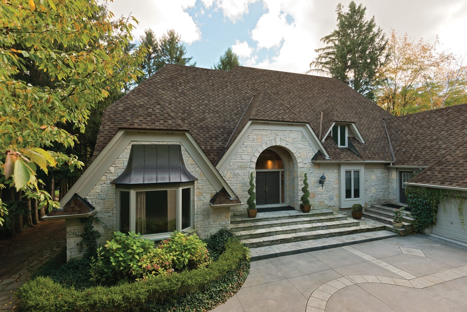 home with an IKO Armourshake Weathered Stone roof