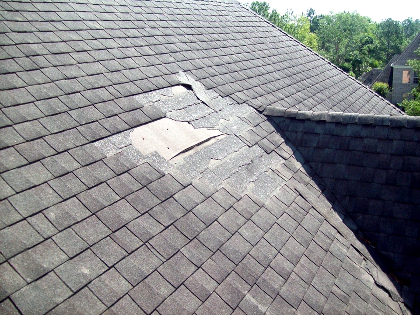 Réparation toiture : Les 5 signes qui ne trompent pas