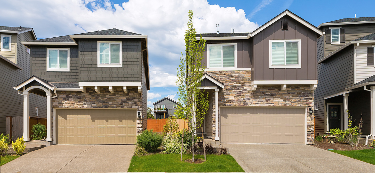 Hip Roof Vs Gable Roof Roof Design Advantages Disadvantages Iko