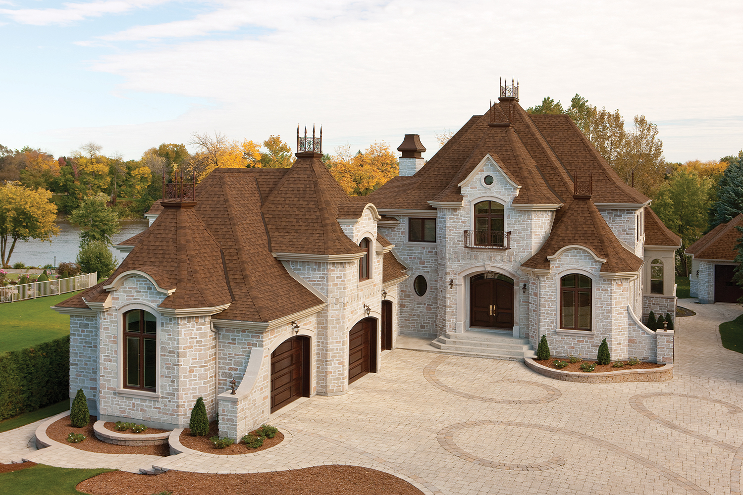 Asphalt roofing shingles in shades of brown