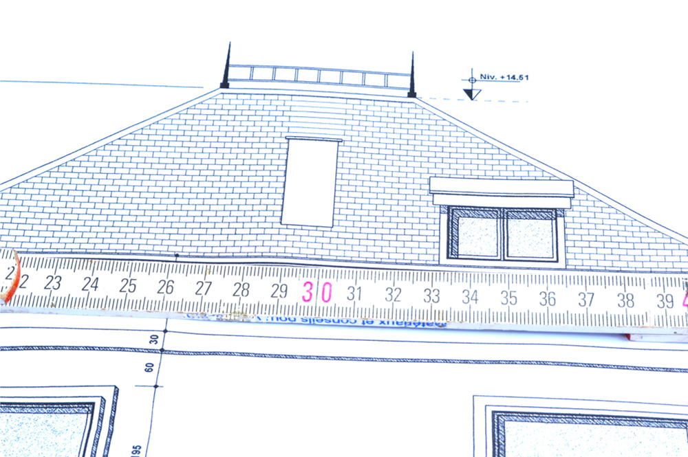 measure roof to quote a roofing job