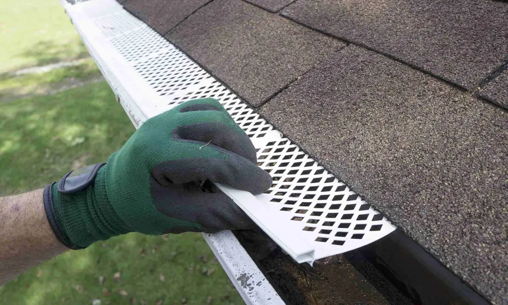 should you remove gutter guards in winter
